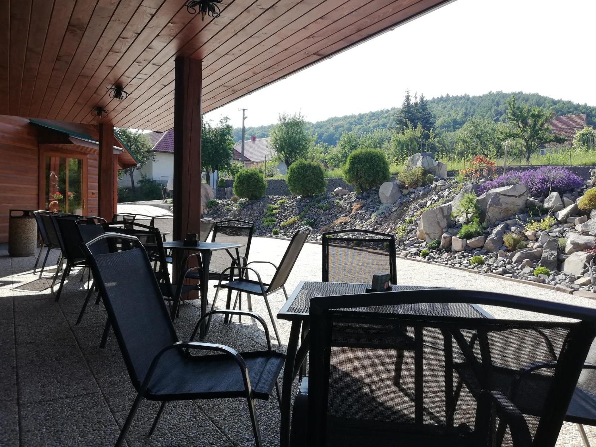 Penzion U Cola Prievidza Exteriér fotografie